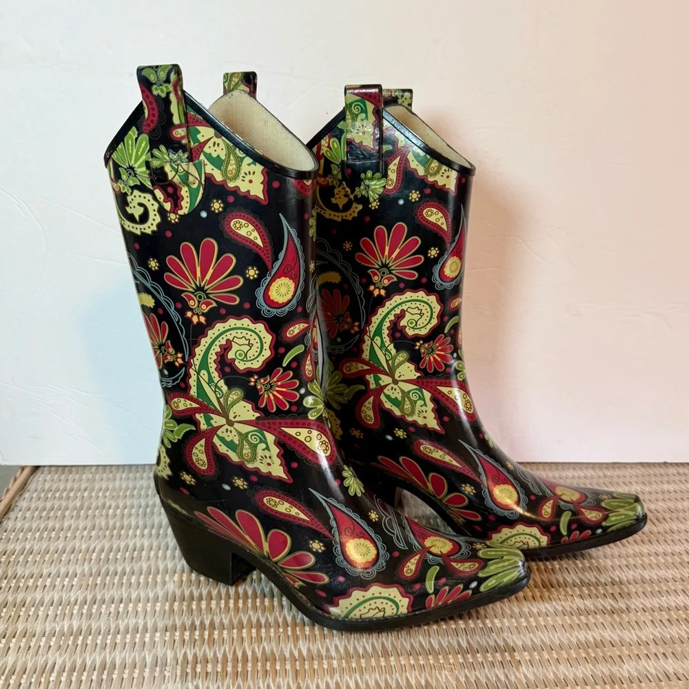Nomad Corkys Yippy Western Rain Boots Black Paisley Print Size 7